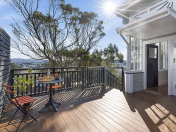 11 Nevay Road, Karaka Bays, Wellington