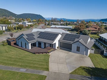 1 Montgomery Crescent, Kinloch, Taupo