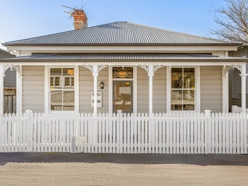 4 Graysons Lane, Mount Eden, Auckland