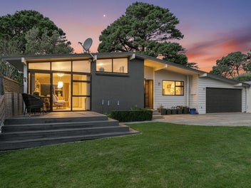 21 Caesars Place, Churton Park, Wellington