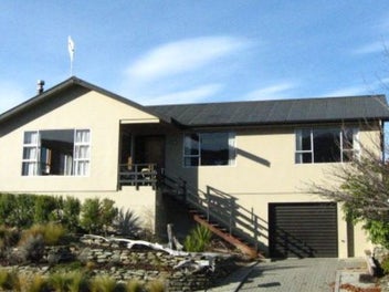 23 Oregon Drive, Kelvin Heights, Queenstown