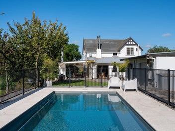 1342 Korokipo Road, Waiohiki