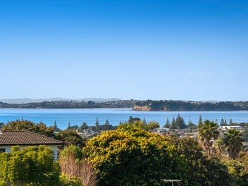 26 Waldorf Crescent, Orewa, Orewa