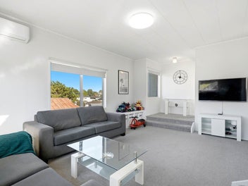 16 Aronia Way, Goodwood Heights, Auckland
