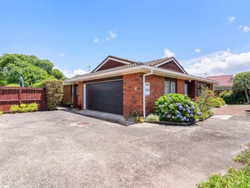 2/85 Aviemore Drive, Highland Park, Auckland