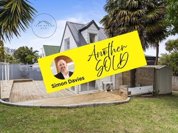 2/6 Sandgate Avenue, Botany Downs, Auckland