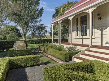 137 Egmont Road, Hillsborough, New Plymouth