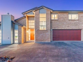 18 Loughros Place, Pinehill, Auckland