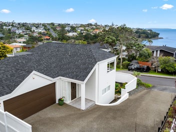 1/14 Bournemouth Terrace, Murrays Bay, Auckland
