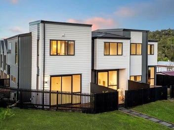 24B Hale Crescent, Bayview, Auckland