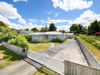 10 Bond Street, Marton