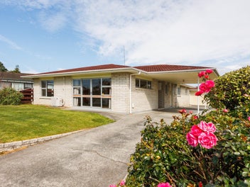 16 Cecil Place, Cloverlea, Palmerston North