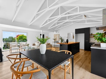2/39 Kia Ora Road, Beach Haven, Auckland