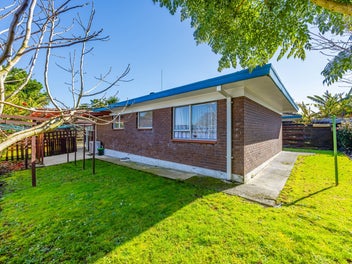 2/17 Waimahia Avenue, Weymouth, Auckland