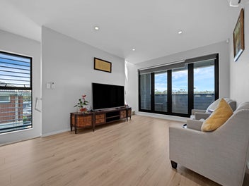 9/701 Hillsborough Road, Mount Roskill, Auckland