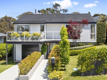 13 Holdaway Avenue, Northcote, Auckland