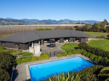 111 Bartlett Road, Hope, Richmond