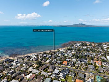 2/24 Ocean View Road, Milford, Auckland