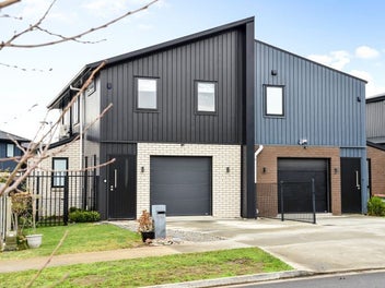 2/64 Cabourne Drive, Glenview, Hamilton