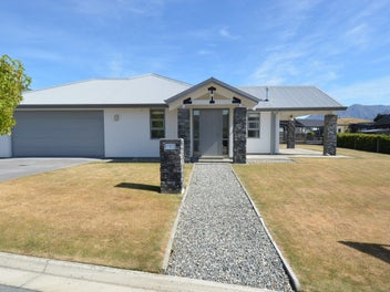 4 Avalanche Place, Wanaka