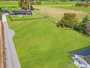 469B High Street South, Carterton