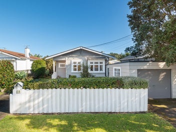 1/18 Gladstone Road, Northcote, Auckland