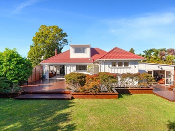 15 Karaka Street, New Lynn, Auckland