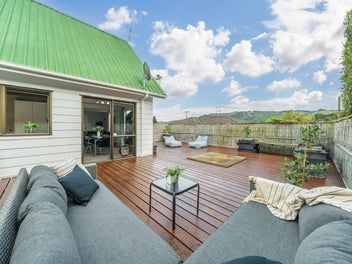 1 Garth Lane, Maoribank, Upper Hutt