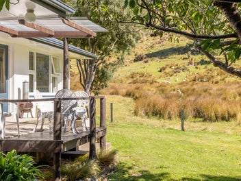 15 Factory Road, Little Akaloa, Little Akaloa