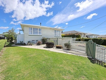 42 Stuart Street, Holmes Hill, Oamaru