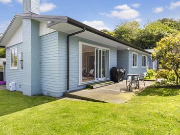 18 Batchelor Street, Newlands, Wellington