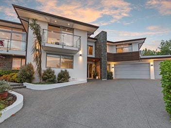 118A Centaurus Road, Huntsbury, Christchurch