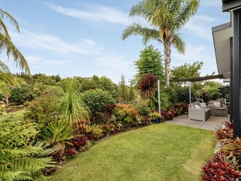 21 Bridgewater Way, Pyes Pa, Tauranga