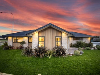 18 ANTILL Street, Woodend, Woodend