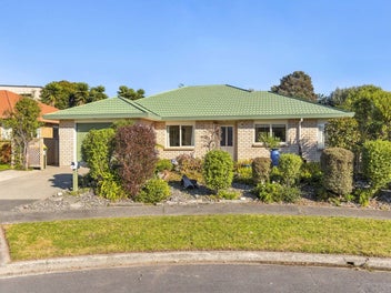 27 Villa Grove, Paraparaumu