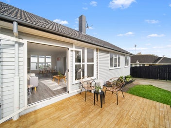18A Plumley Crescent, Mangere, Auckland