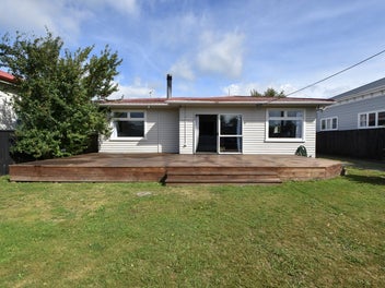 226 High Street South, Carterton