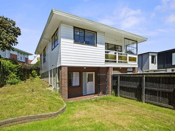 32 Collins Avenue, Tawa, Wellington