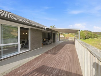 11 Bob Carter Place, Welcome Bay, Tauranga