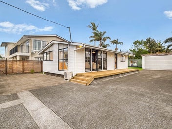 74 Ladies Mile, Manly, Whangaparaoa