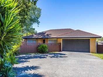 7B Barberry Lane, Te Atatu Peninsula, Auckland