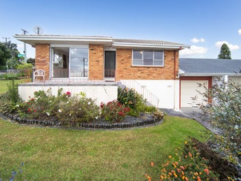 1/2 Routley Drive, Glen Eden, Auckland