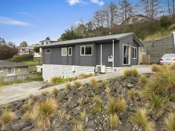 338 Kaikorai Valley Road, Bradford, Dunedin