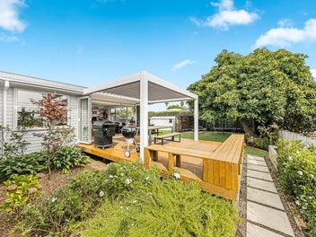 6 Esmeralda Avenue, Avondale, Auckland