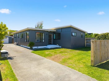 13 Bahama Crescent, Paraparaumu Beach, Paraparaumu