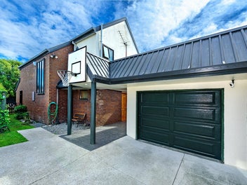 2/369 Linwood Avenue, Bromley, Christchurch