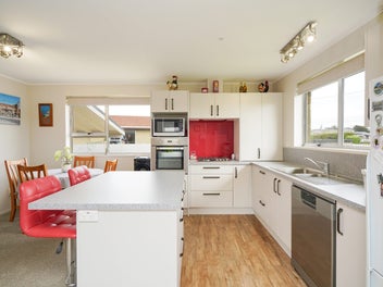 56 Severn Street, Clifton, Invercargill