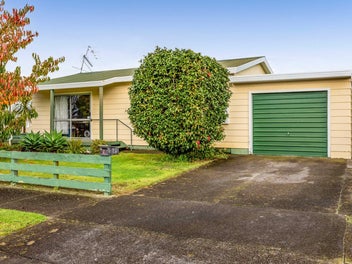 1 Charles Major Place, Hawera