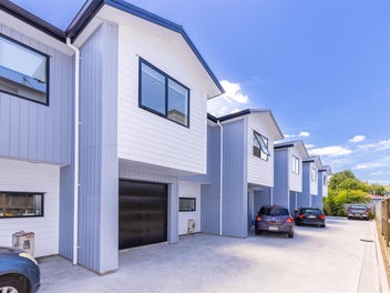2/18 May Street, Hamilton East, Hamilton