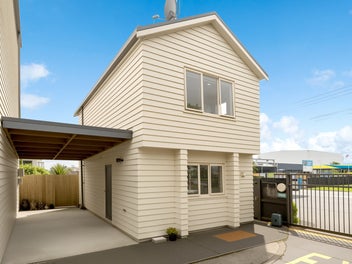1/49 Henderson Valley Road, Henderson, Auckland
